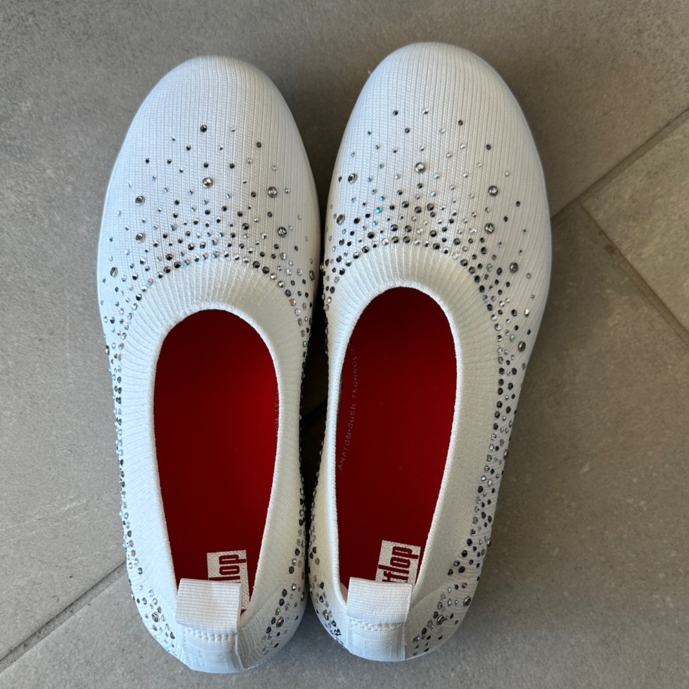 Fitflop White sneaker Flats with Silver rhinestone Accents - with box